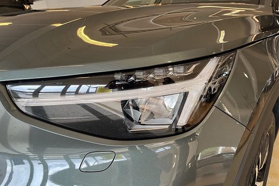 Volvo XC40 28 of 28
