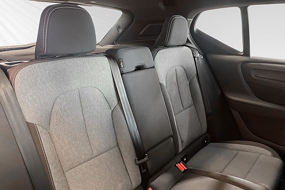 Volvo XC40 11 of 28