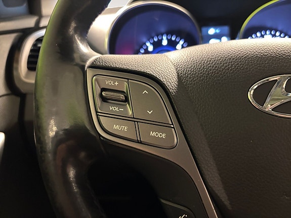 Hyundai Santa Fe 23 of 25