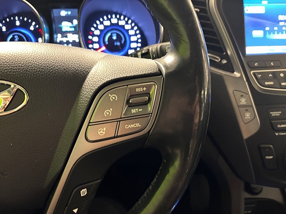 Hyundai Santa Fe 24 of 25