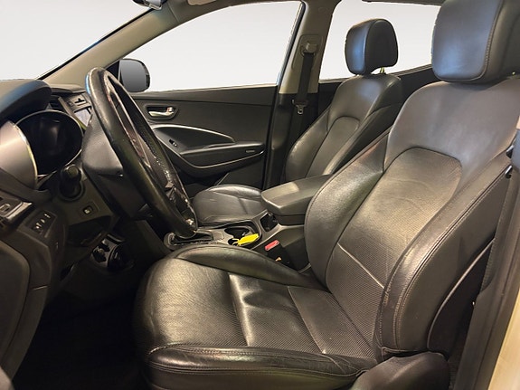 Hyundai Santa Fe 10 of 25