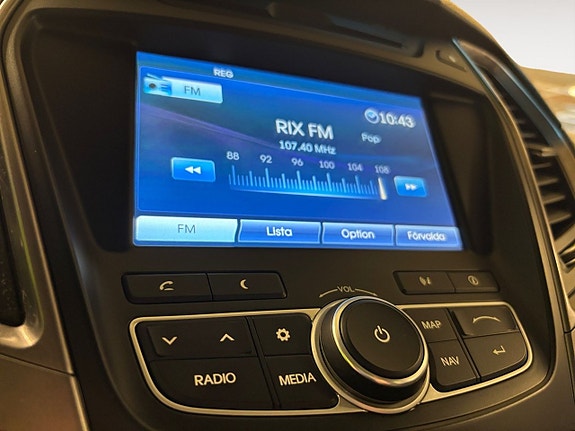 Hyundai Santa Fe 18 of 25
