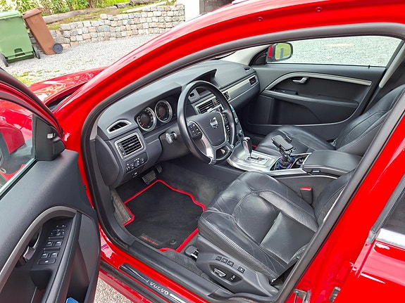Volvo V70 3 of 10