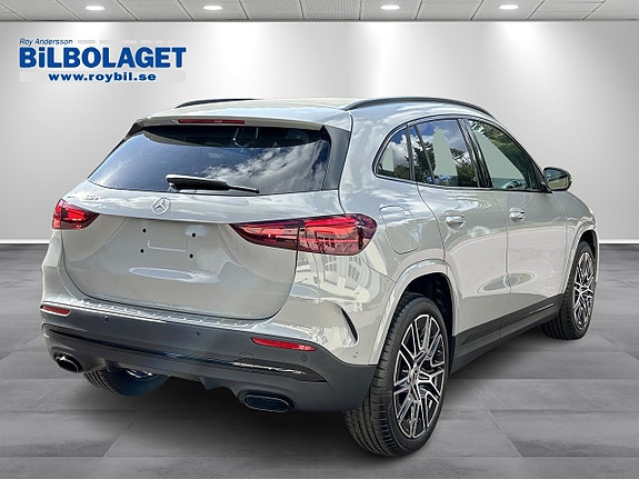 Mercedes-Benz GLA250 e 3 of 9