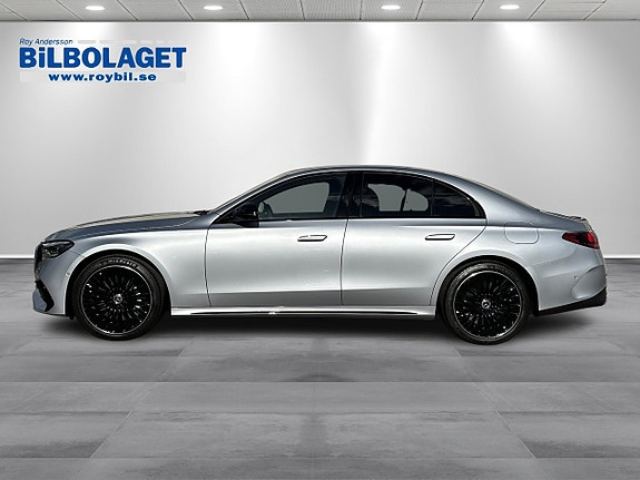 Mercedes-Benz E300 de 2 of 10