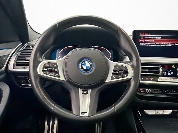 BMW iX3 16 of 30