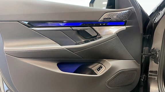 BMW M5 11 of 13