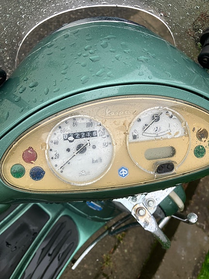 Piaggio Vespa ET4 3 of 7