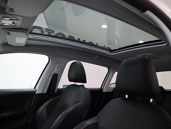 Peugeot 2008 9 of 19