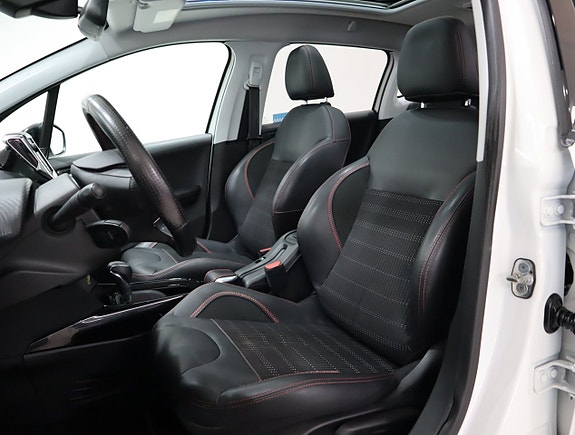 Peugeot 2008 7 of 19