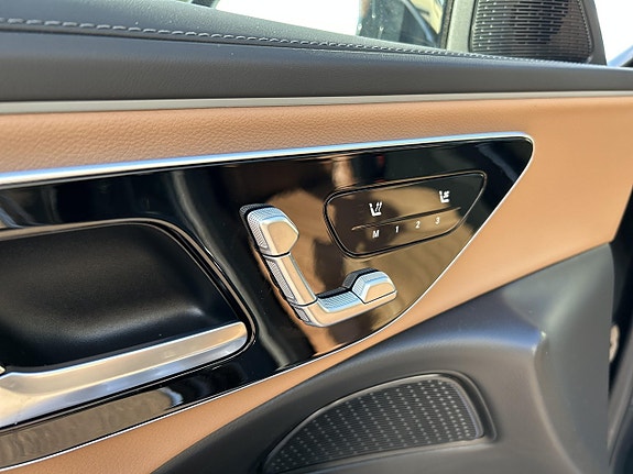 Mercedes-Benz E300 e 8 of 12