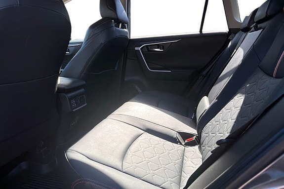 Toyota RAV4 14 of 22