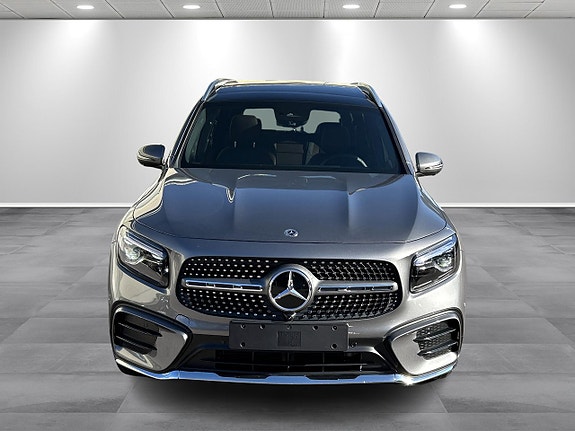Mercedes-Benz GLB220 d 4 of 12