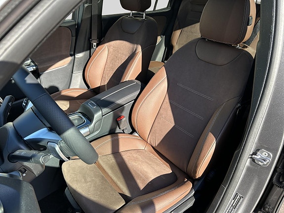 Mercedes-Benz GLB220 d 8 of 12