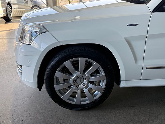 Mercedes-Benz GLK220 4 of 28
