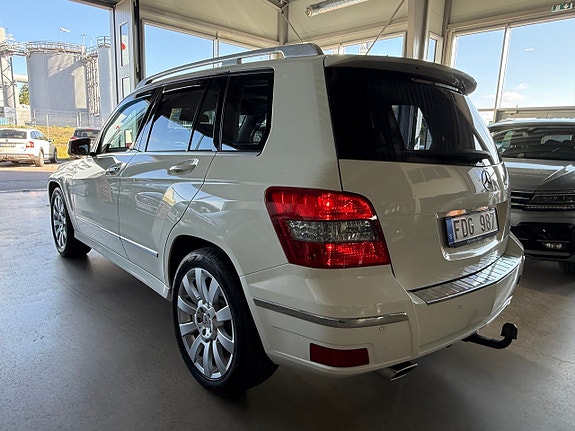 Mercedes-Benz GLK220 9 of 28