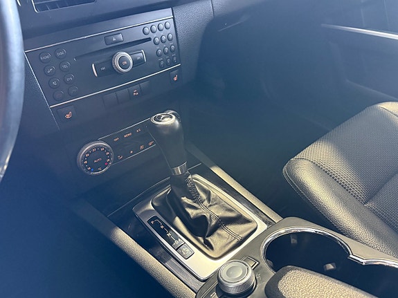 Mercedes-Benz GLK220 27 of 28