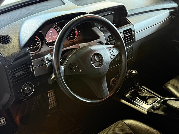 Mercedes-Benz GLK220 24 of 28