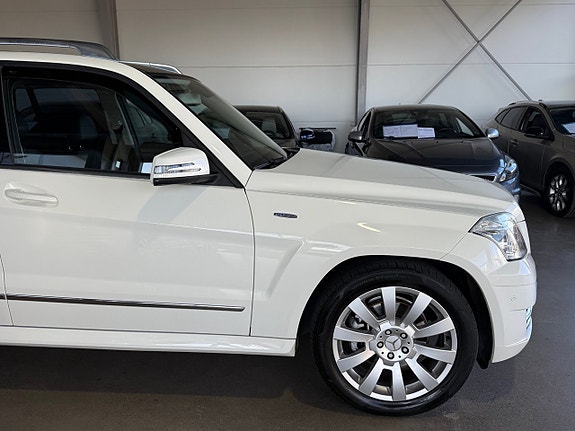 Mercedes-Benz GLK220 17 of 28