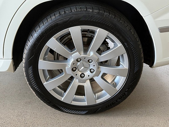 Mercedes-Benz GLK220 6 of 28