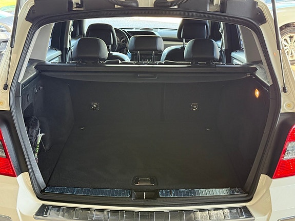 Mercedes-Benz GLK220 10 of 28