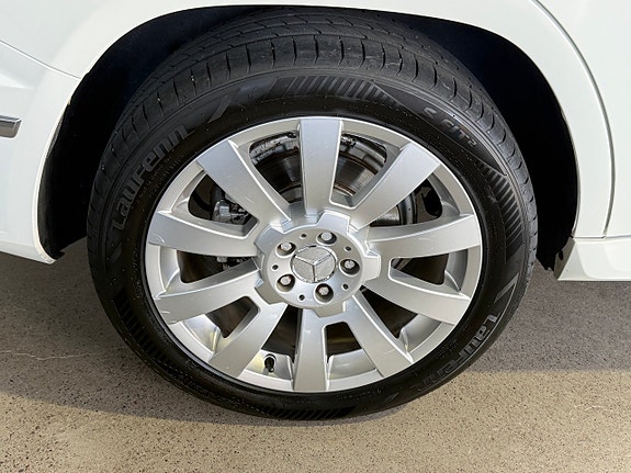 Mercedes-Benz GLK220 14 of 28