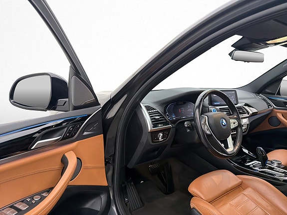 BMW iX3 13 of 30
