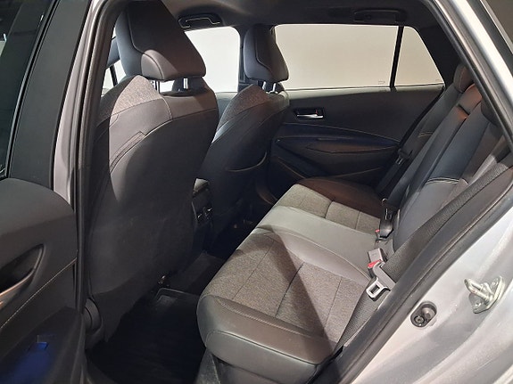 Toyota Corolla 4 of 6