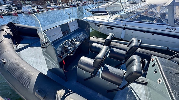 Seacat 750 2015 Evinrude G2 300 2015 3 of 14