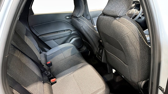 Renault Captur 5 of 9