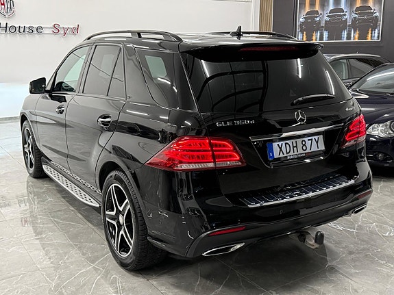 Mercedes-Benz GLE350 d 3 of 30