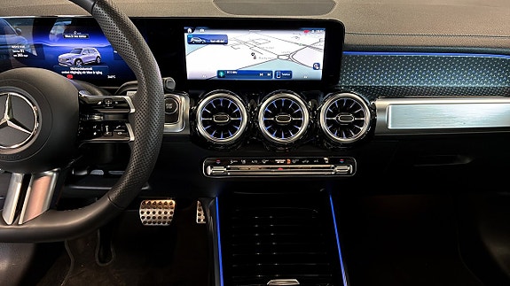 Mercedes-Benz EQB300 12 of 18
