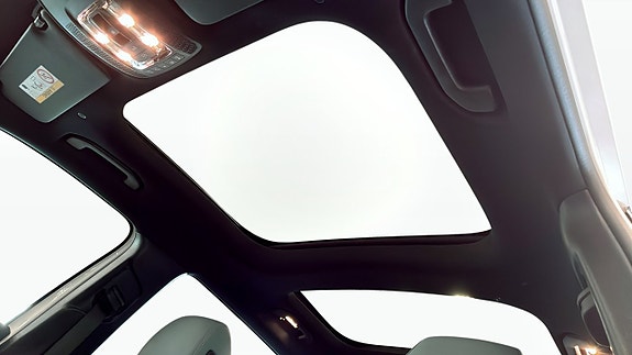 Mercedes-Benz EQB300 13 of 18