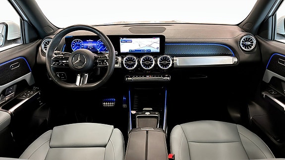 Mercedes-Benz EQB300 4 of 18