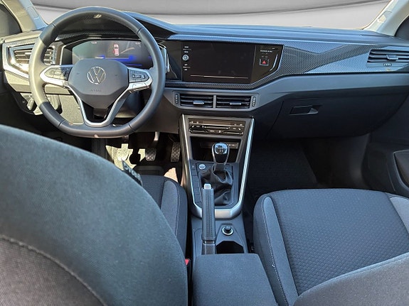 Volkswagen Polo 10 of 15