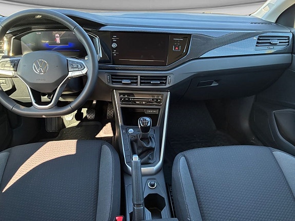Volkswagen Polo 11 of 15