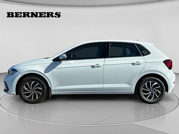 Volkswagen Polo 2 of 15