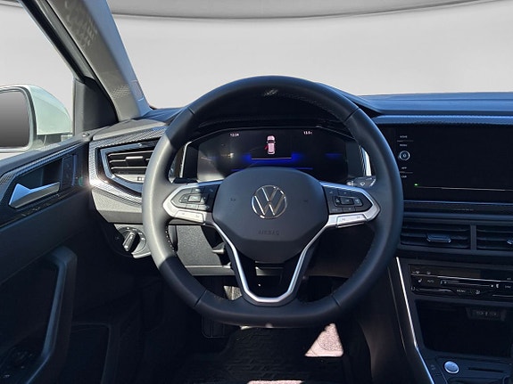 Volkswagen Polo 12 of 15