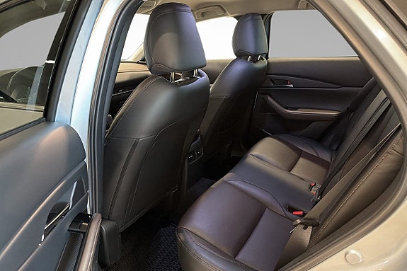 Mazda CX-30 7 of 19