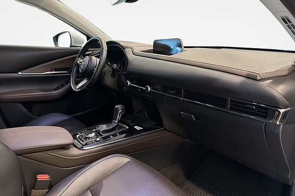 Mazda CX-30 9 of 19