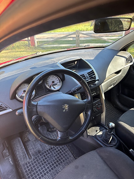 Peugeot 207 SW 5 of 6