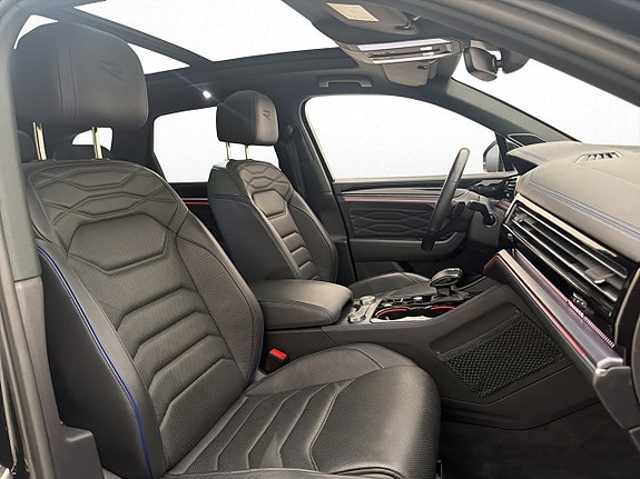 Volkswagen Touareg 28 of 30