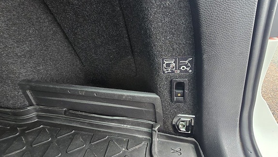 Volkswagen Passat Alltrack 16 of 21