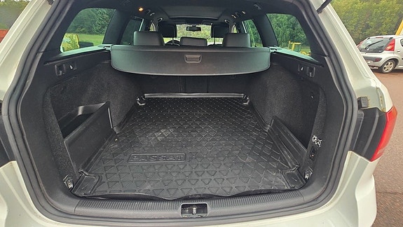 Volkswagen Passat Alltrack 13 of 21
