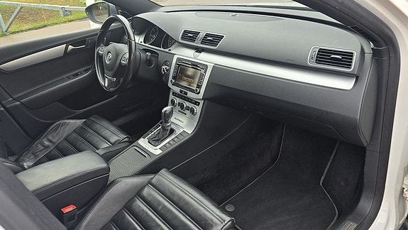 Volkswagen Passat Alltrack 9 of 21