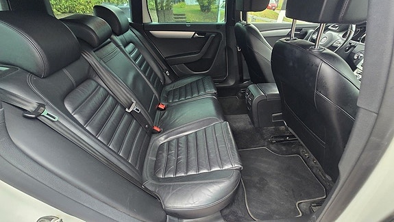 Volkswagen Passat Alltrack 11 of 21