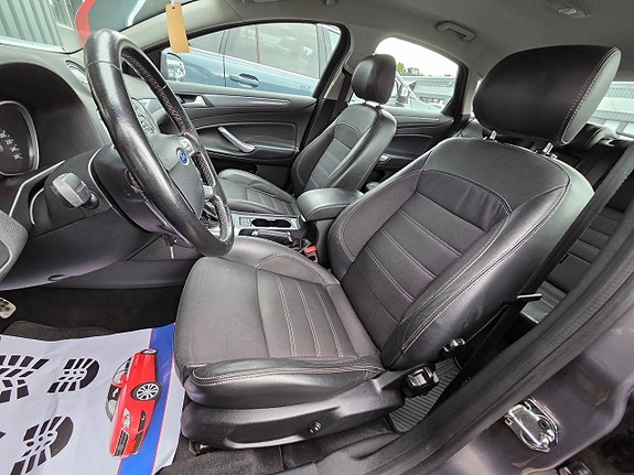 Ford Mondeo 15 of 15