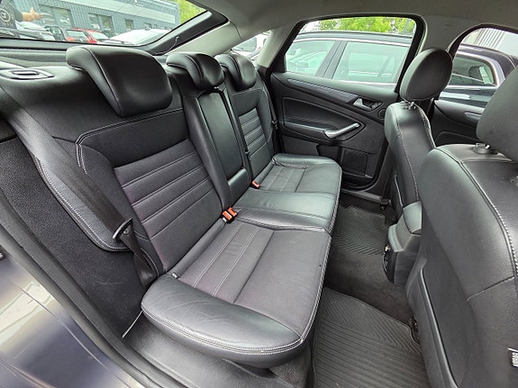Ford Mondeo 11 of 15