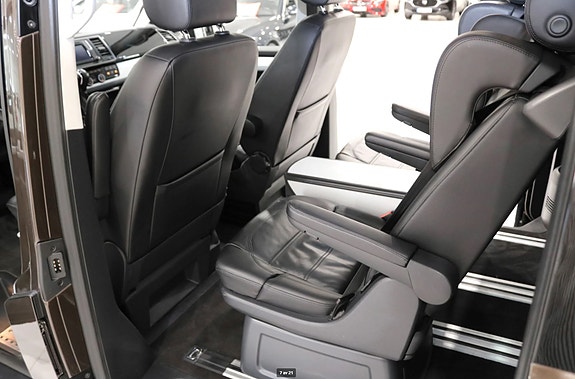 Volkswagen Multivan 3 of 7