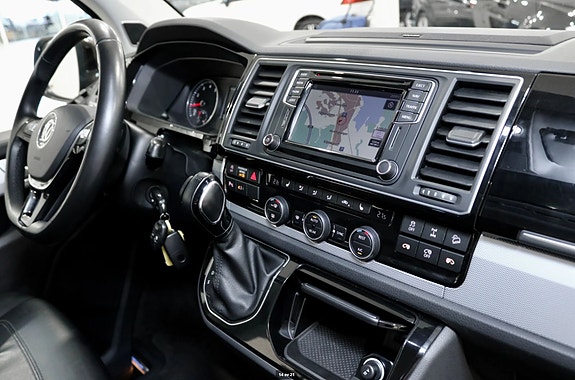 Volkswagen Multivan 5 of 7